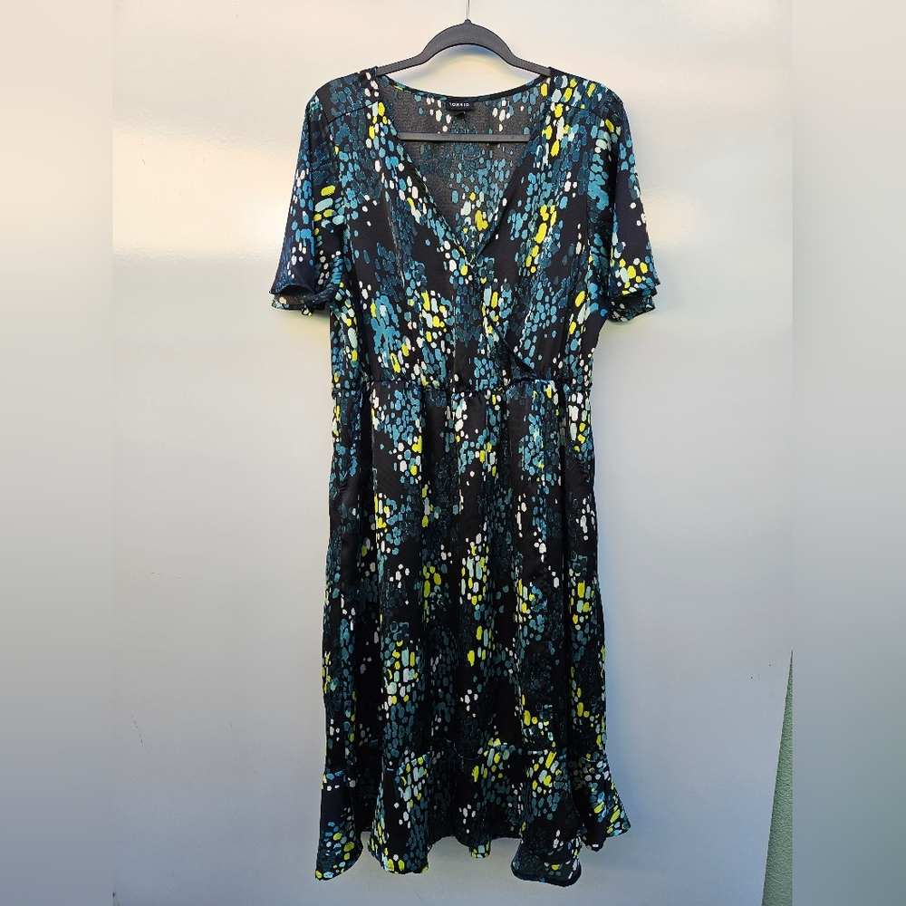 Torrid Black and Yellow Abstract Midi Dress